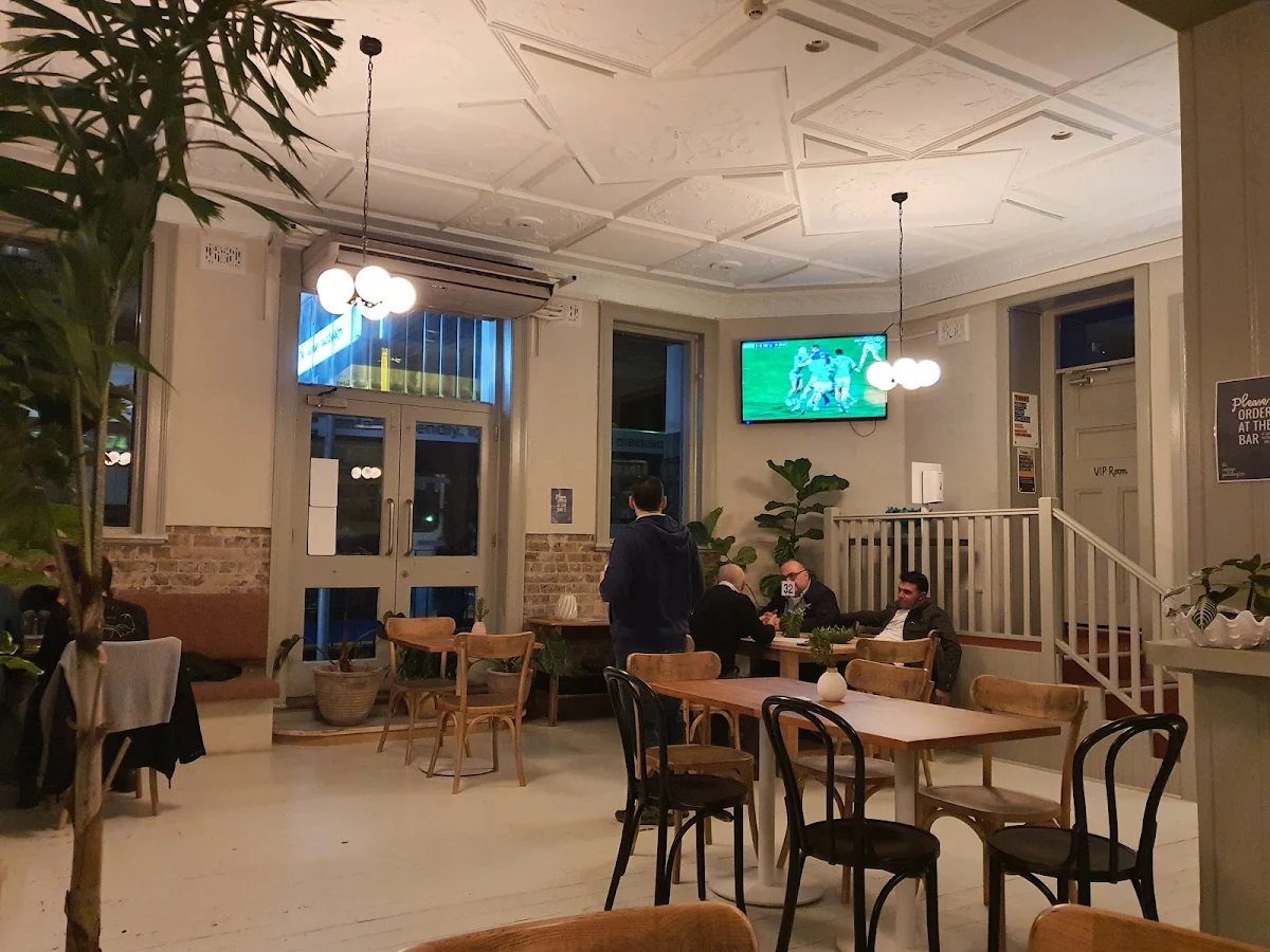 Vibe, Captain Cook Hotel Paddington