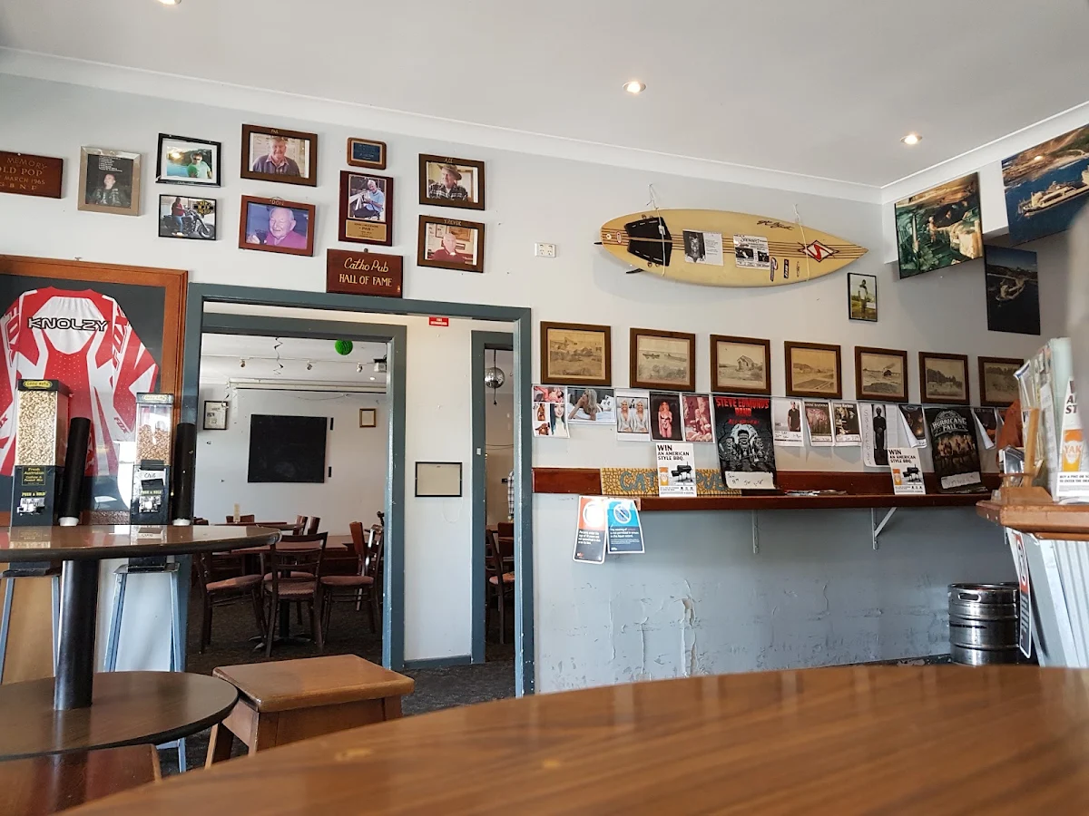 Vibe, Catho Pub ("Catherine Hill Bay Hotel")