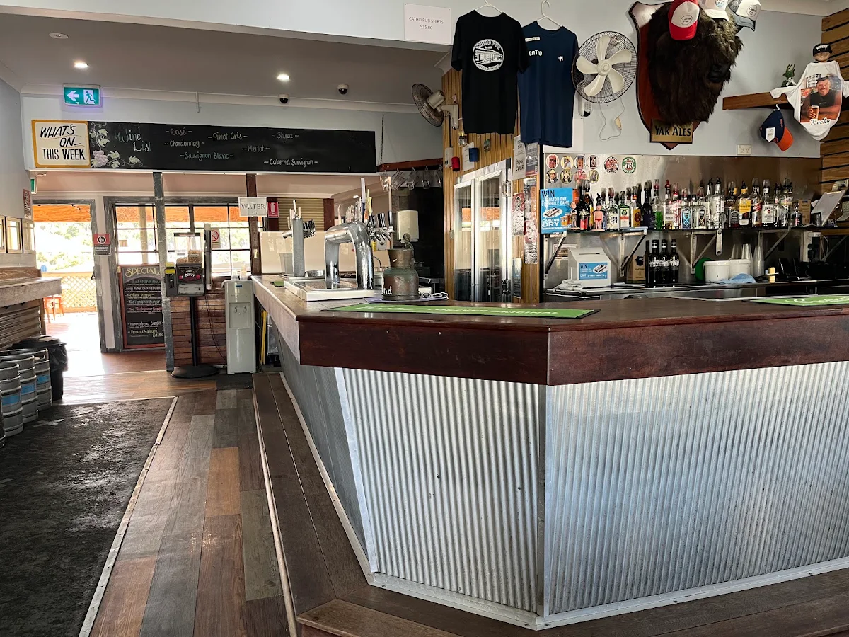 Vibe, Catho Pub ("Catherine Hill Bay Hotel")