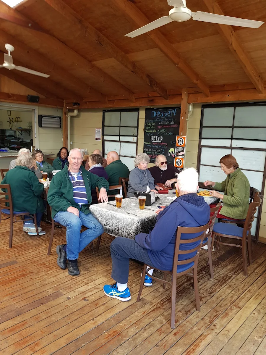 Vibe, Catho Pub ("Catherine Hill Bay Hotel")