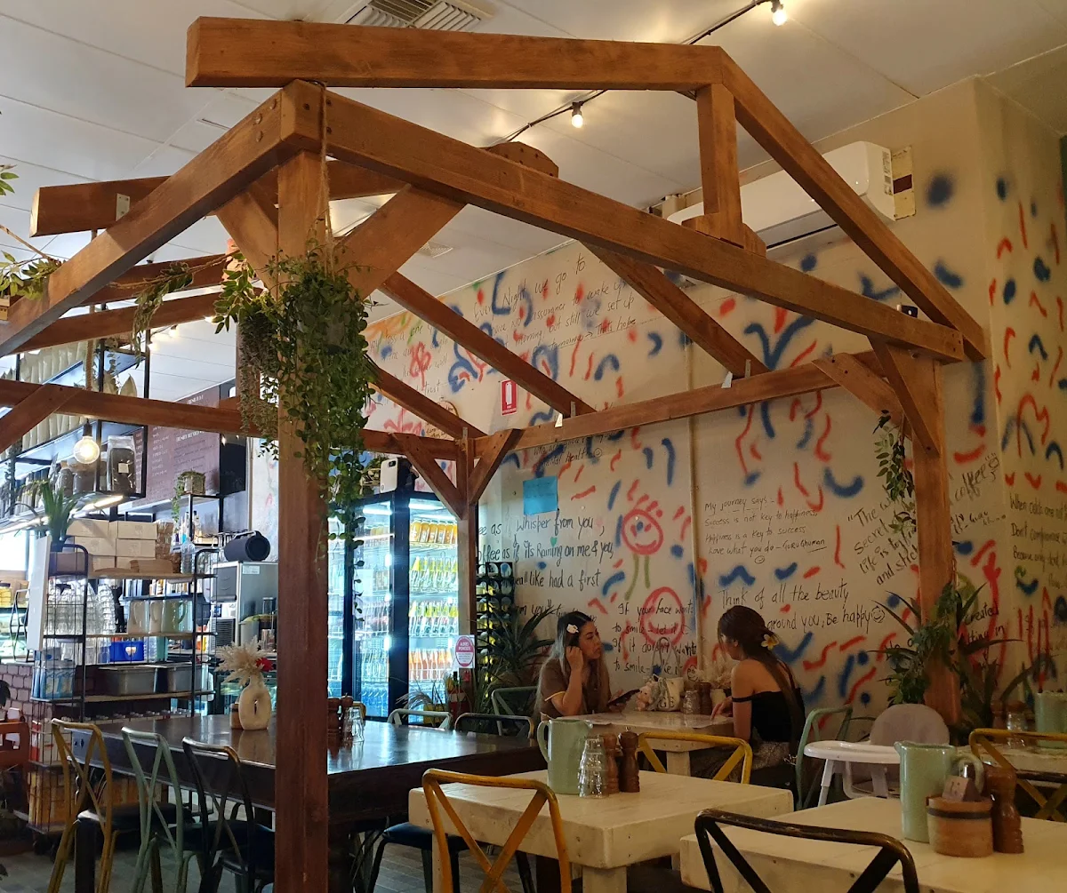 Vibe, Guru's Cafeteria