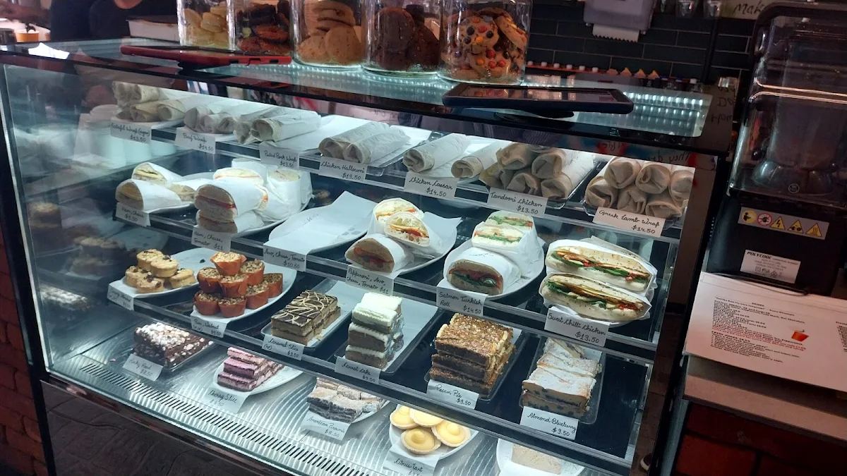 Vibe, Guru's Cafeteria