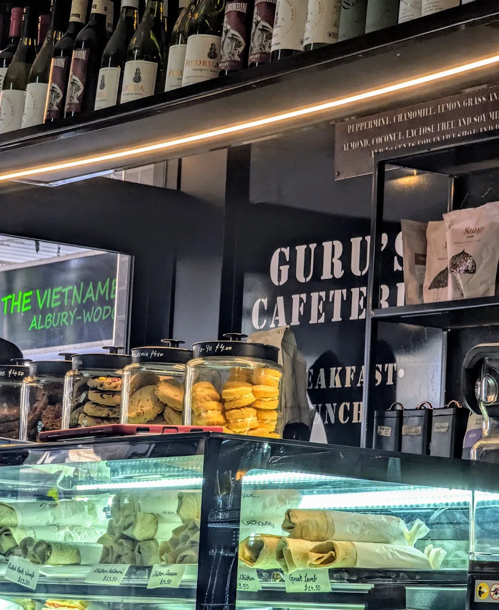 Vibe, Guru's Cafeteria