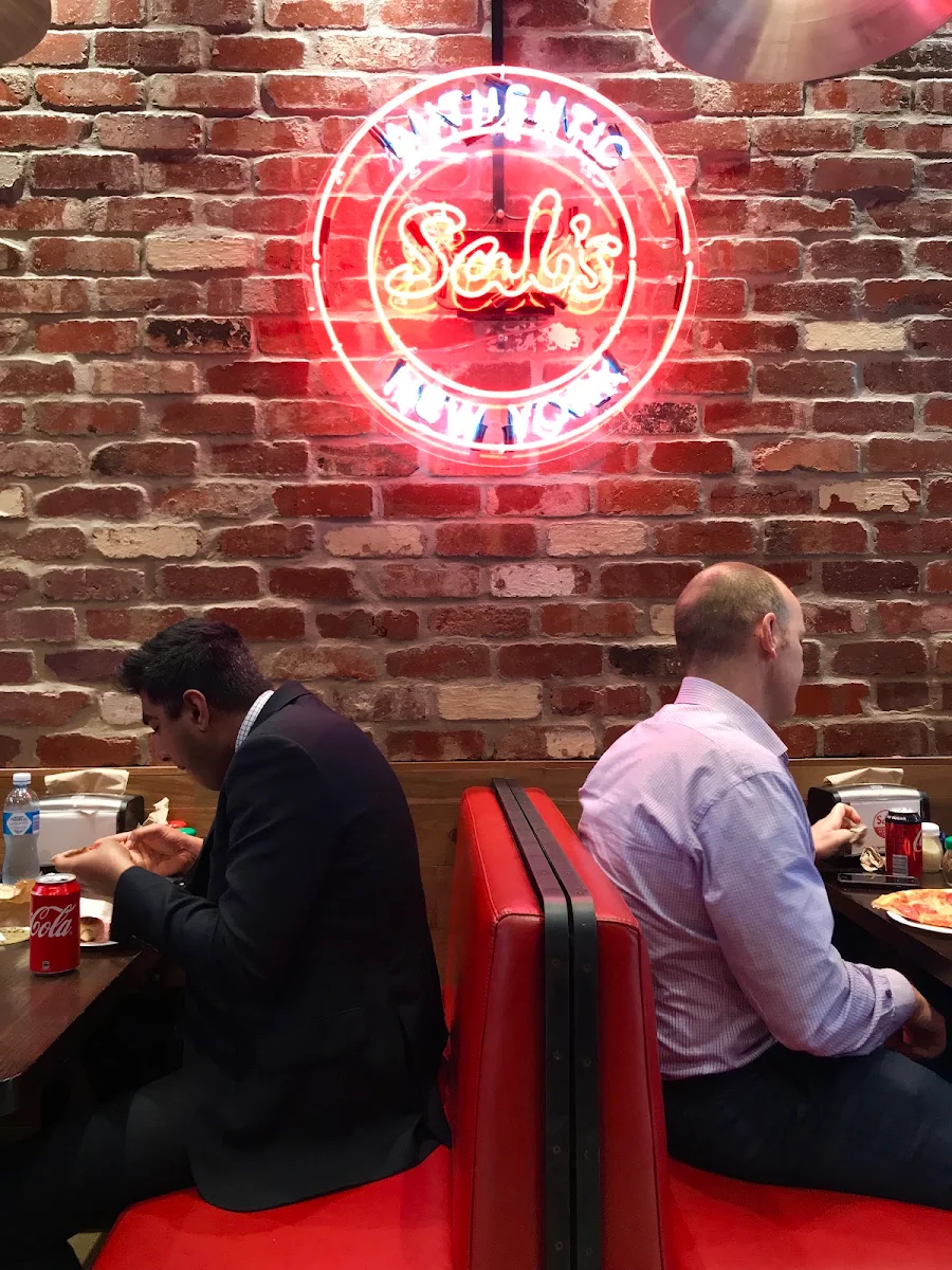 Vibe, Sal's Authentic New York Pizza - Flinders Lane