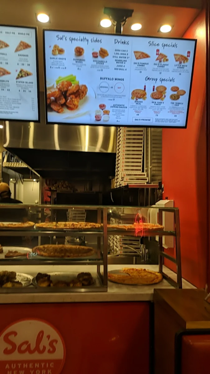 Vibe, Sal's Authentic New York Pizza - Flinders Lane