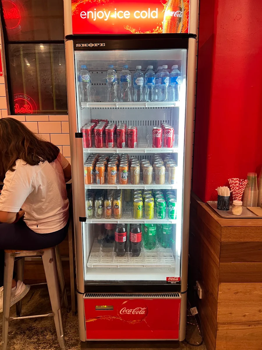 Vibe, Sal's Authentic New York Pizza - Flinders Lane