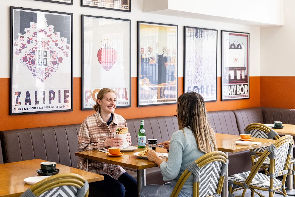 Vibe, Polka Café & Deli