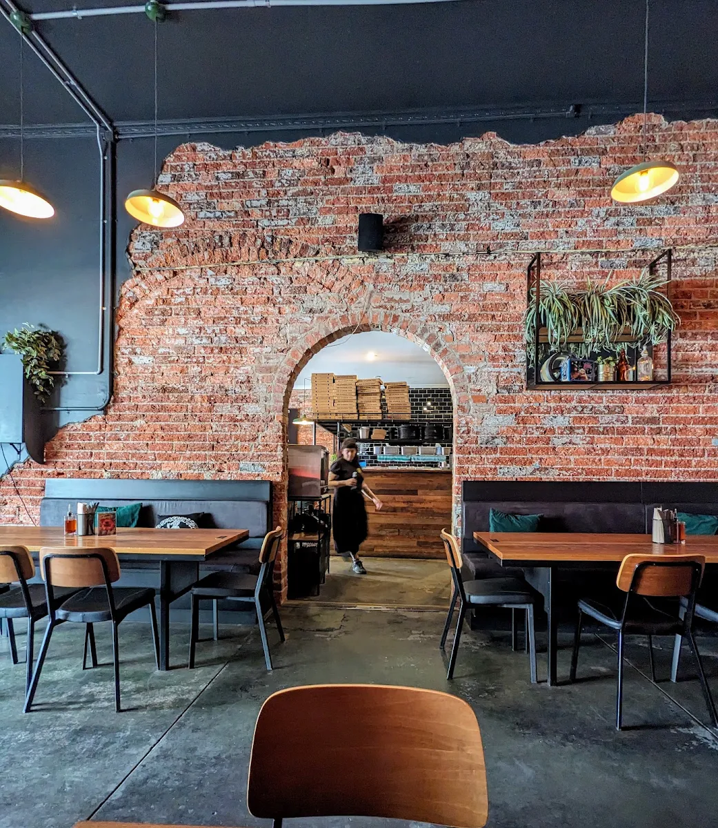 Vibe, Red Sparrow Pizza & Rooftop Bar