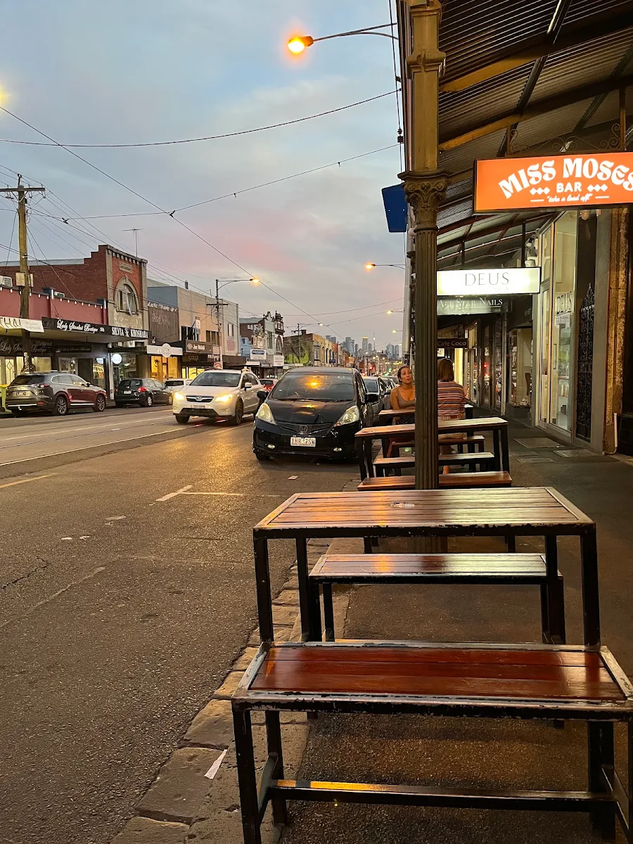 Vibe, Miss Moses Bar