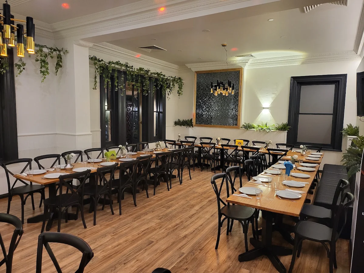Vibe, Cairo By Nights Restaurant & Bar