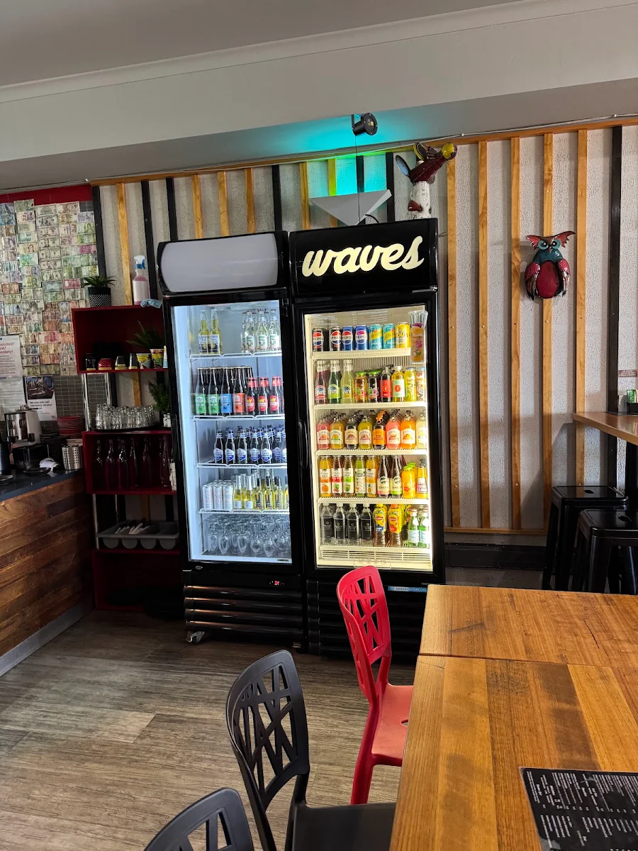 Vibe, Waves Cafe