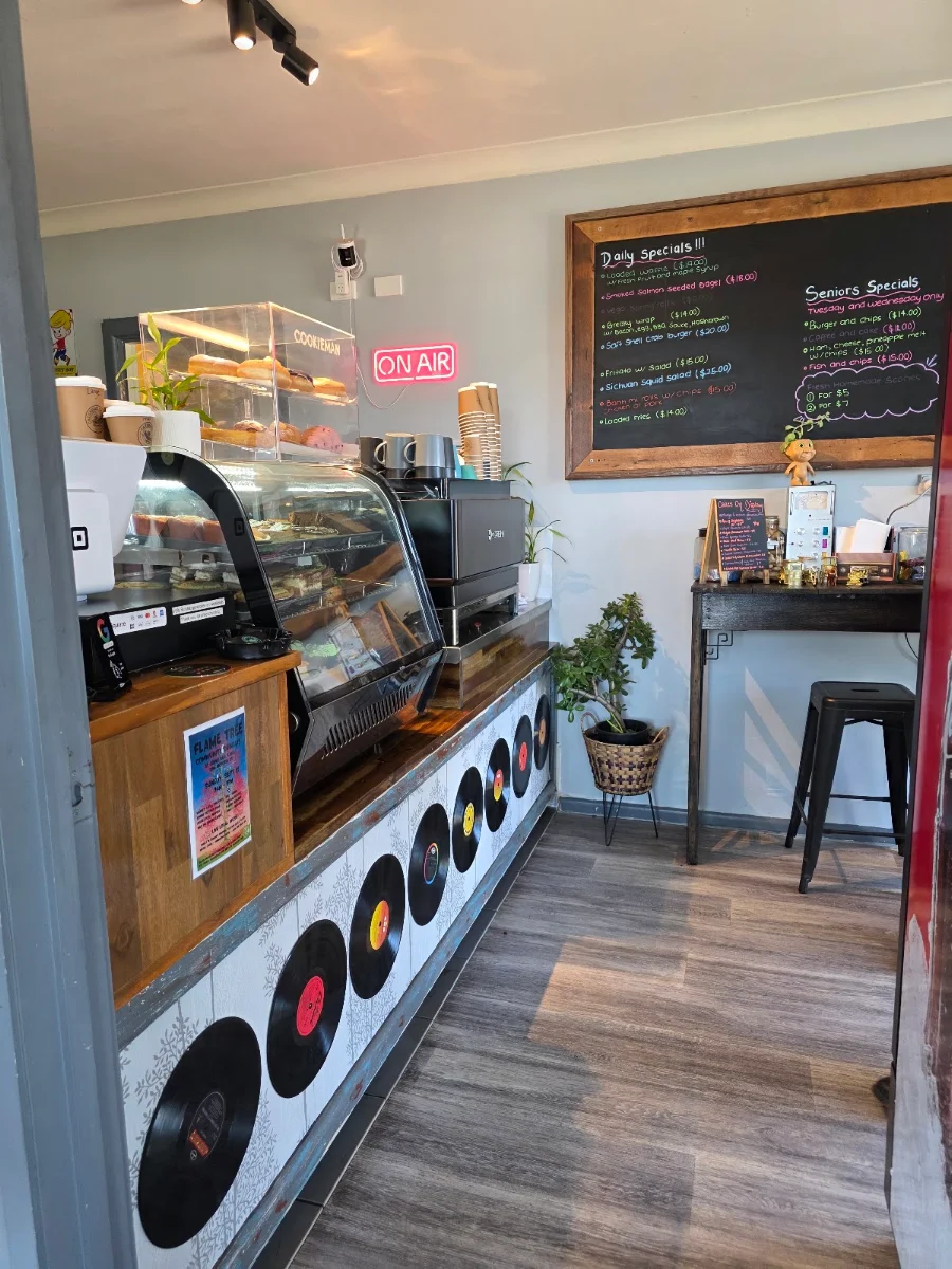 Vibe, Caterbox Cafe