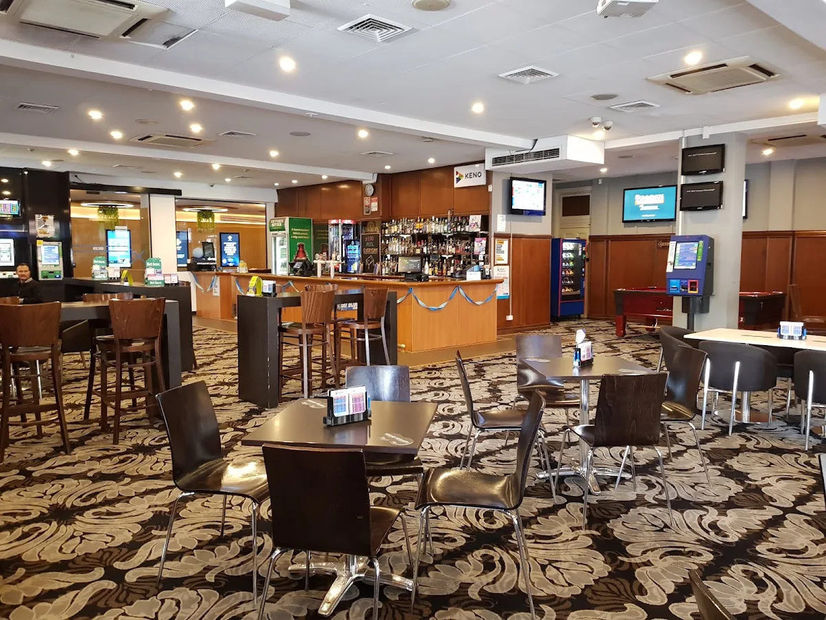 Vibe, Keighery Hotel