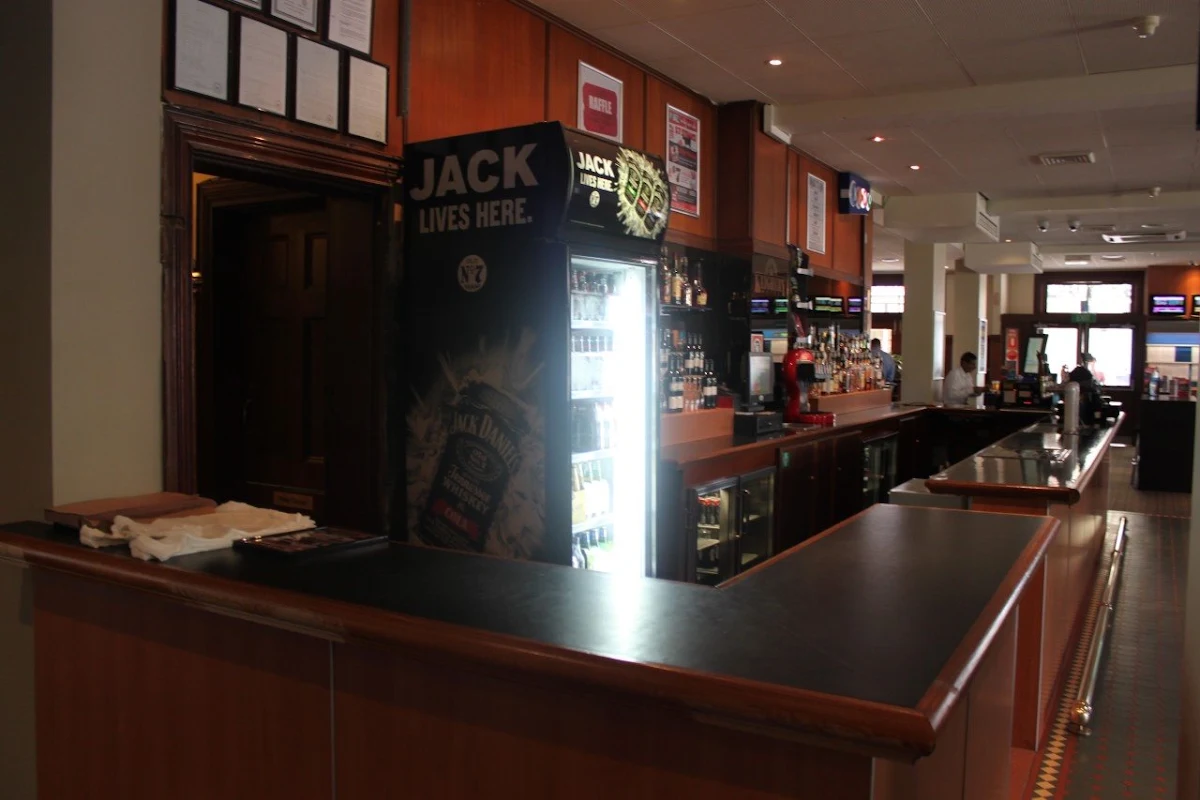 Vibe, Keighery Hotel