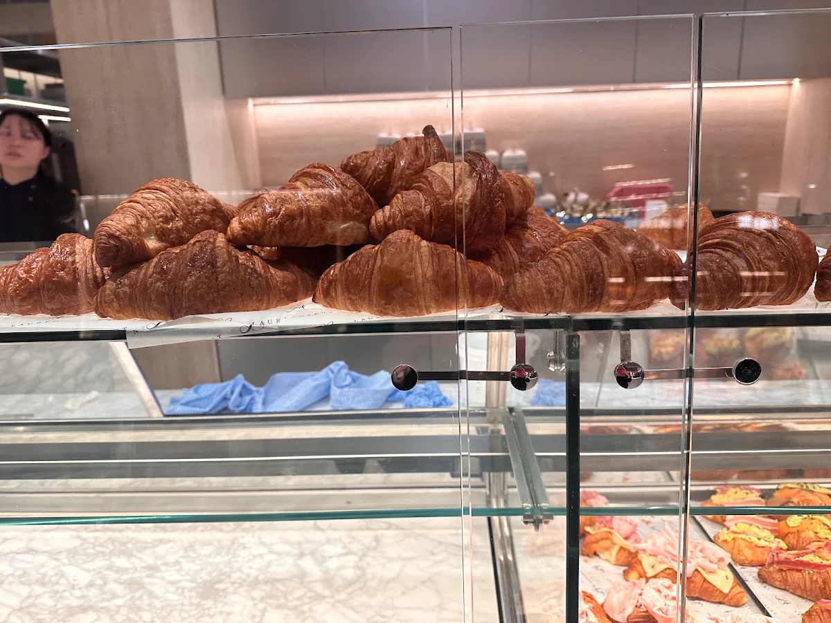 Vibe, Croissant Bar by Laurent