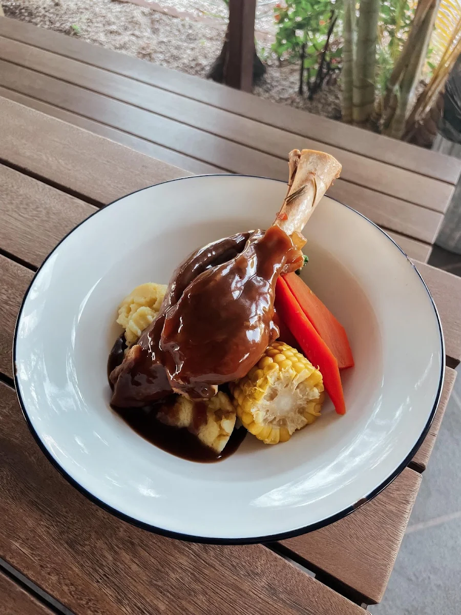 Food & drink, The Capricorn Hotel Motor Inn