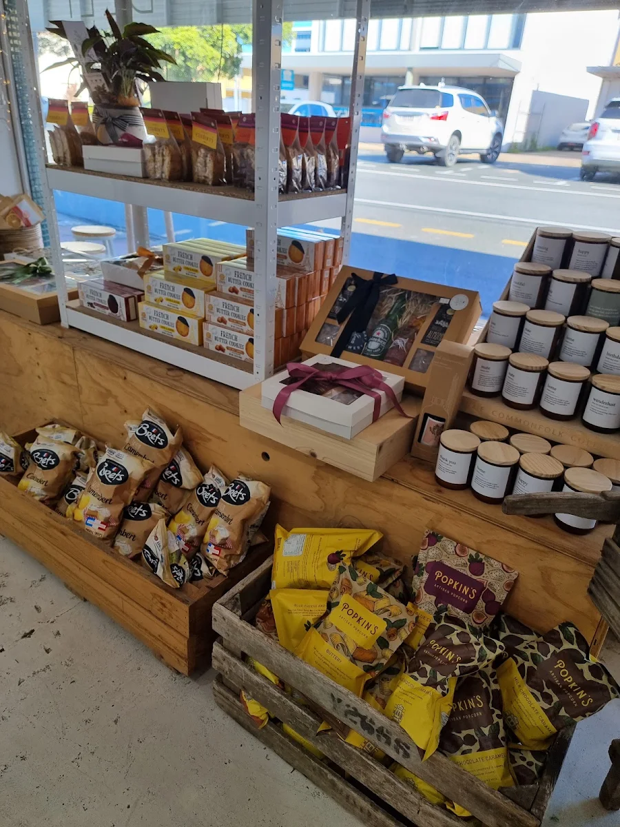 Vibe, The Deli Nook