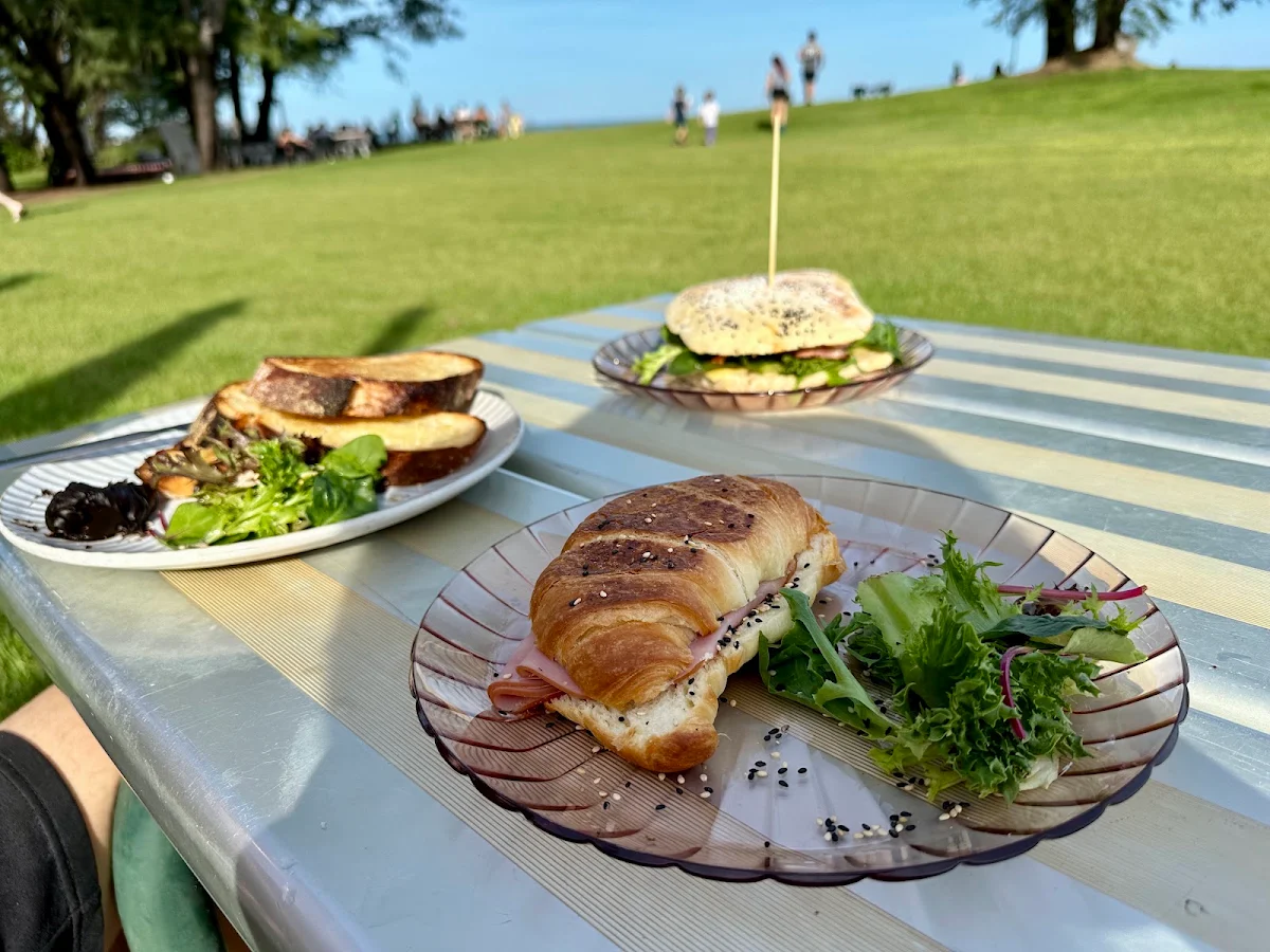 Food & drink, De La Plage