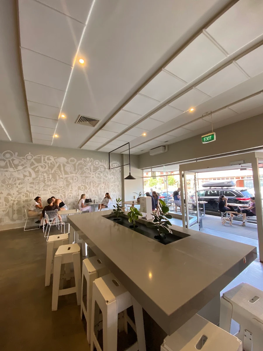 Vibe, Huff Bagelry Mentone