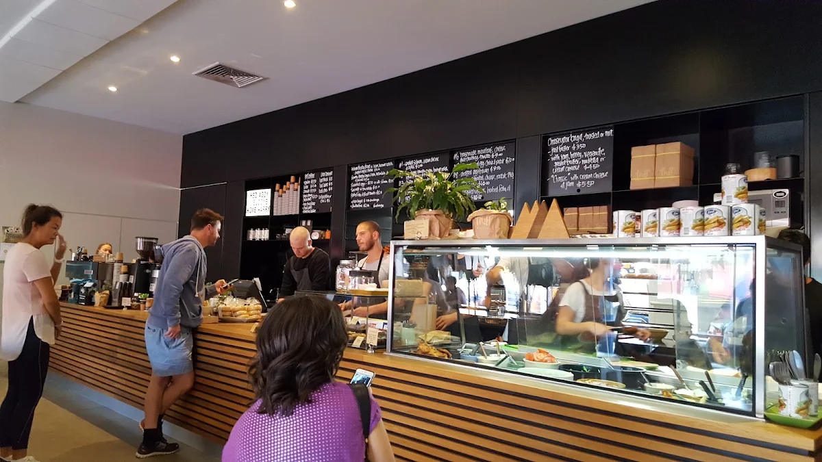 Vibe, Huff Bagelry Mentone