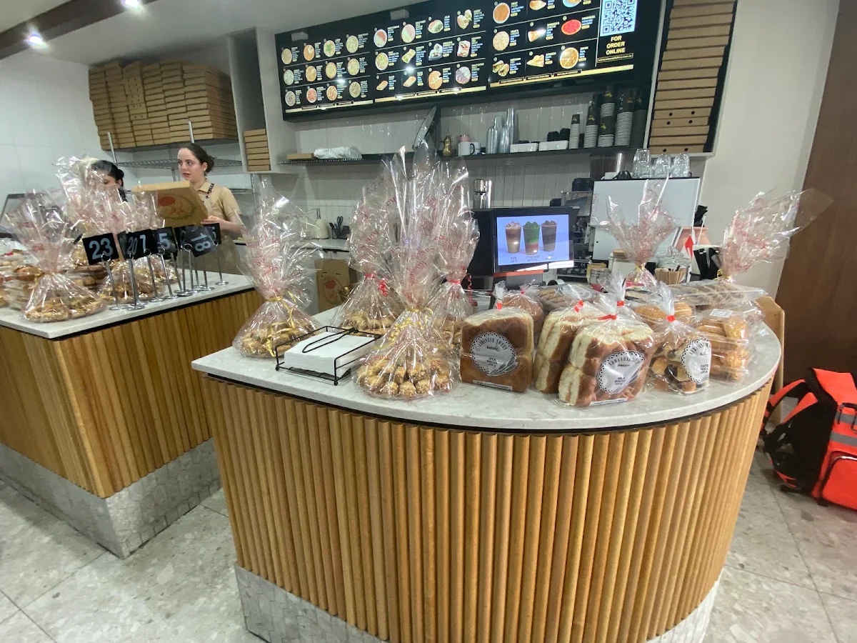 Vibe, OneWay Lebanese Bakery
