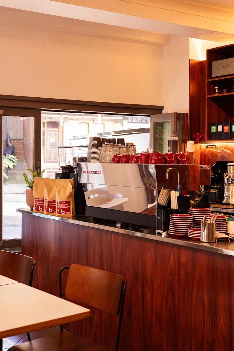 Vibe, B-side cafe