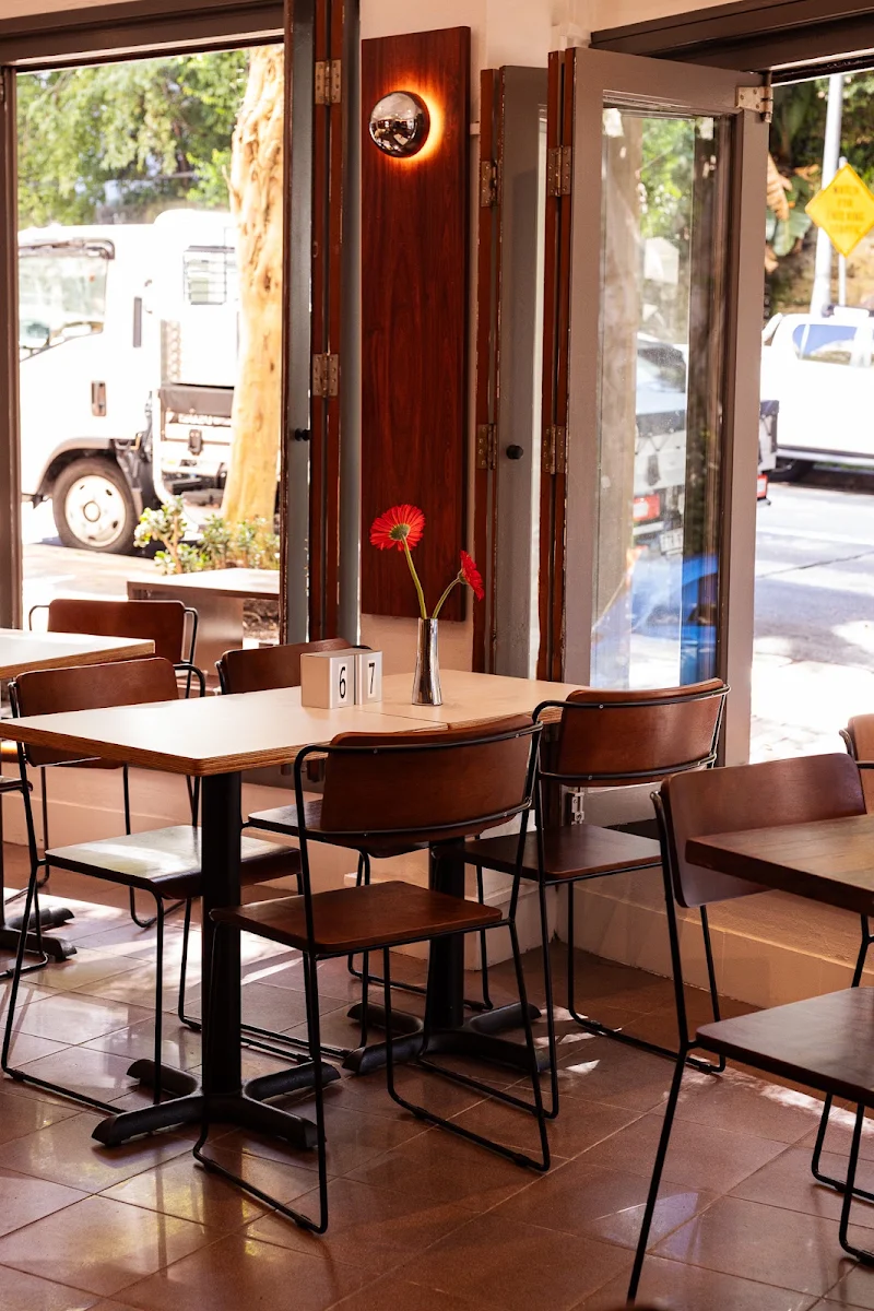 Vibe, B-side cafe