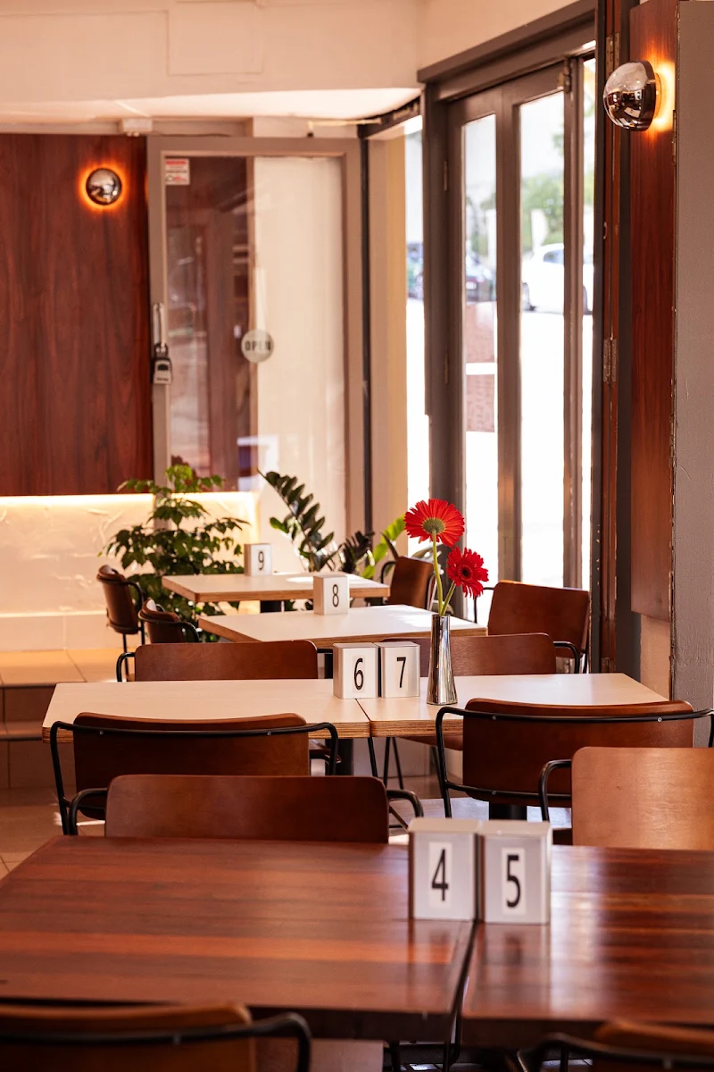 Vibe, B-side cafe