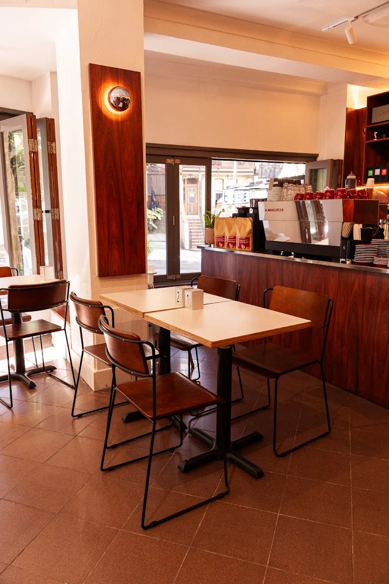 Vibe, B-side cafe