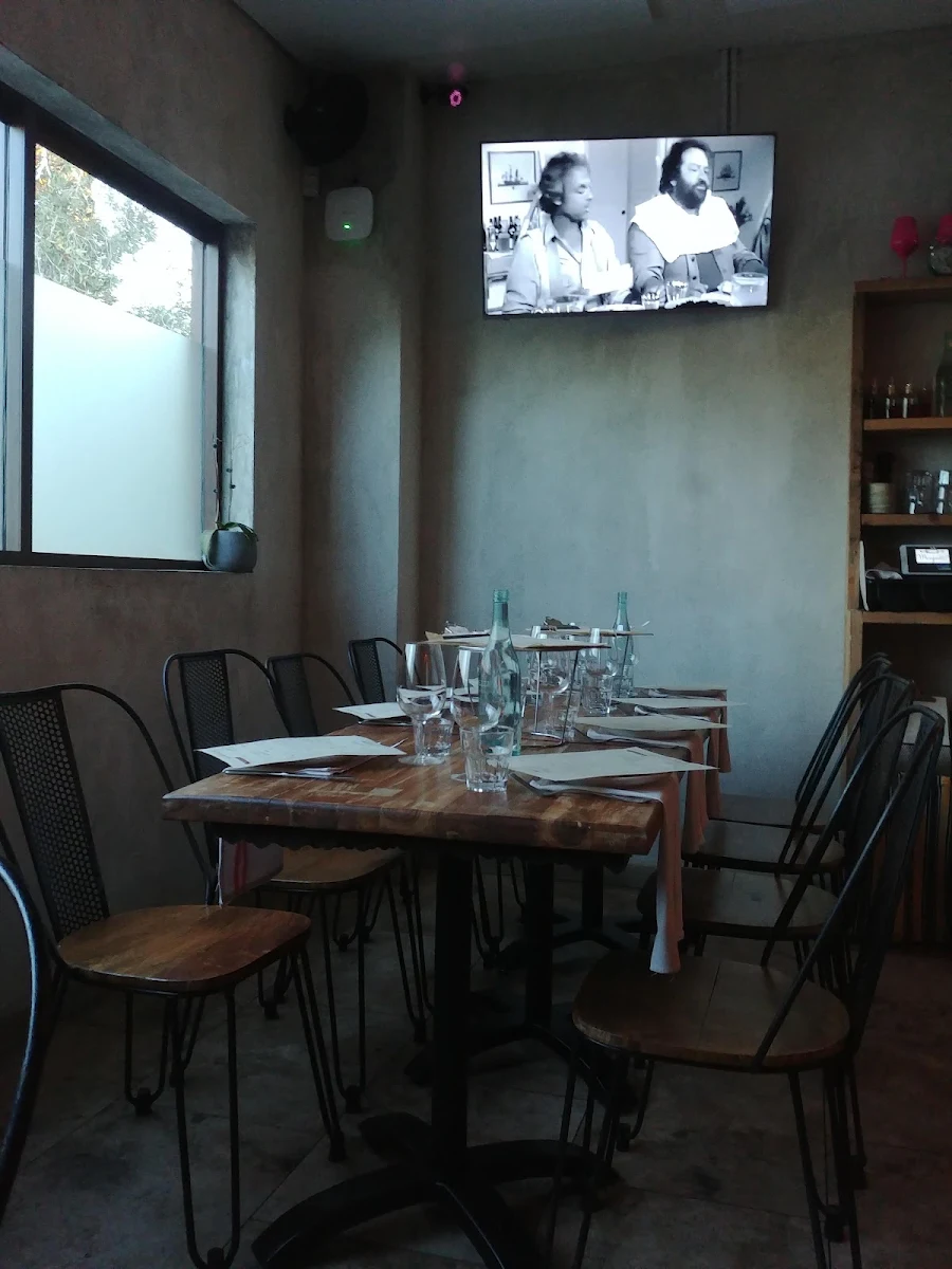 Vibe, Farinas Roseville