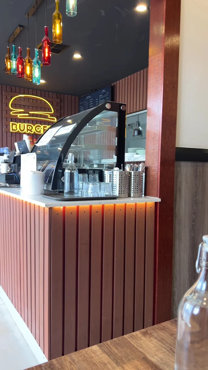 Vibe, Crescent Cafe and Restaurant