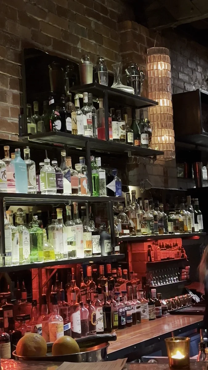 Vibe, Franklin's Bar