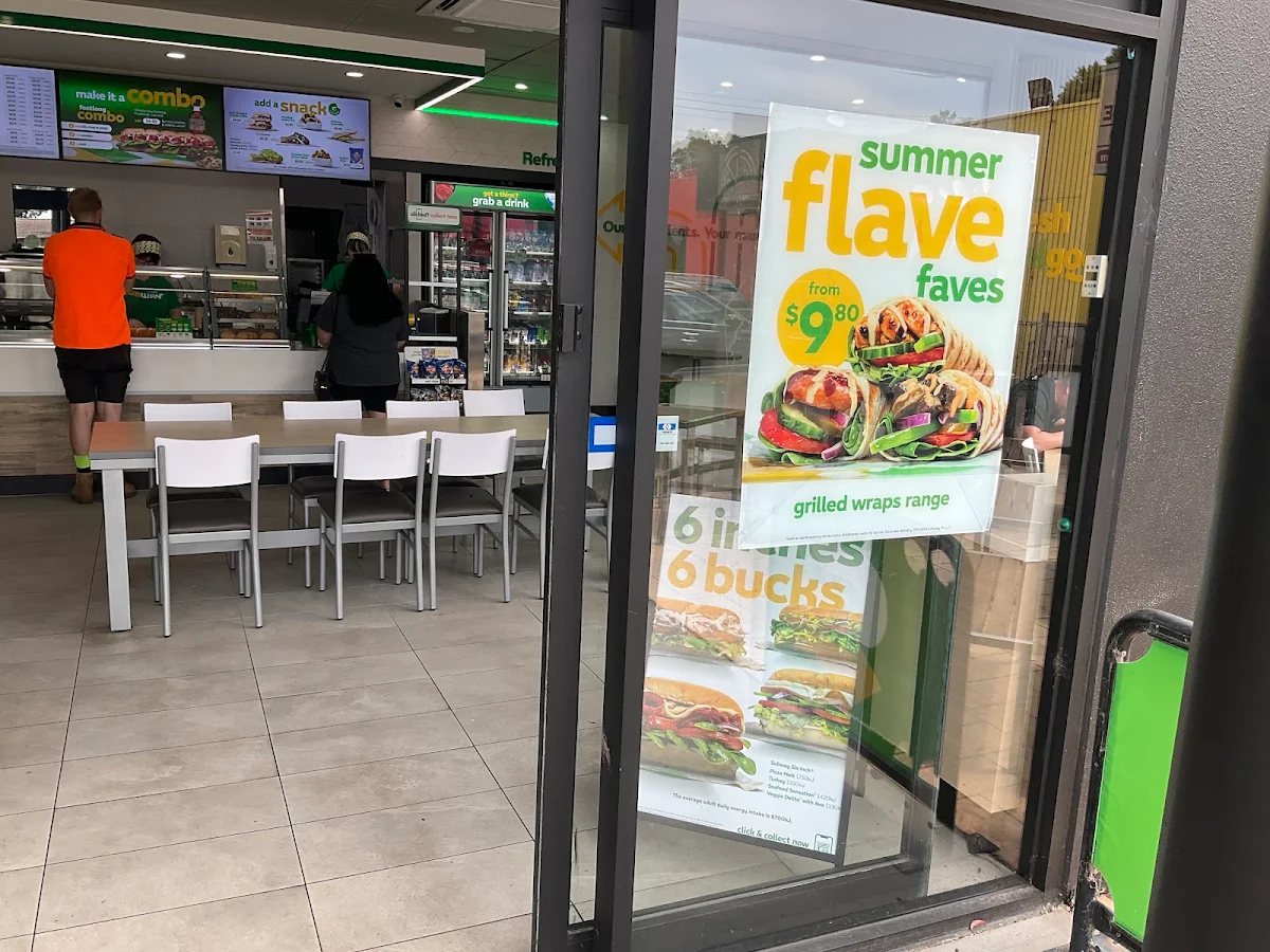 Menu, Subway Hallam