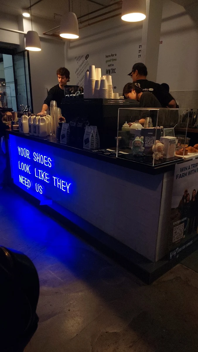 Vibe, Sneaker Laundry LAB (Cafe)