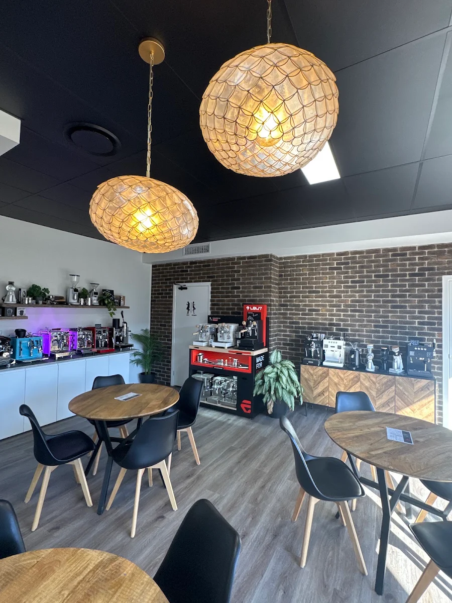 Vibe, Capo Café