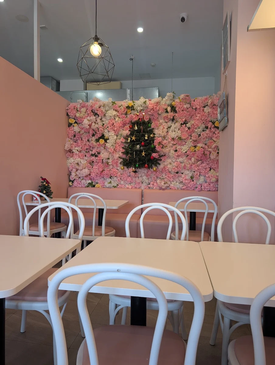 Vibe, YY Cafe and restaurant