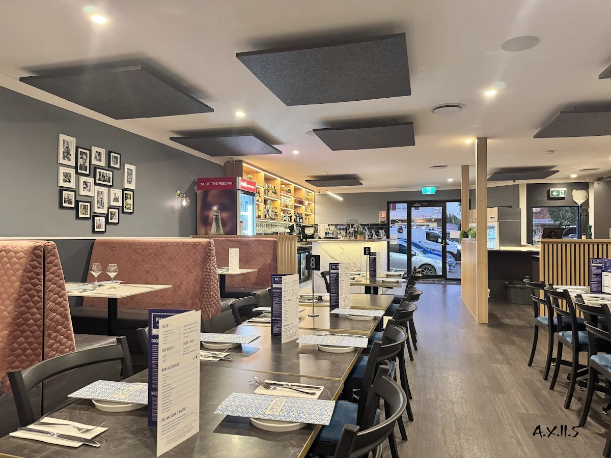 Vibe, Enzo's Cucina Panania