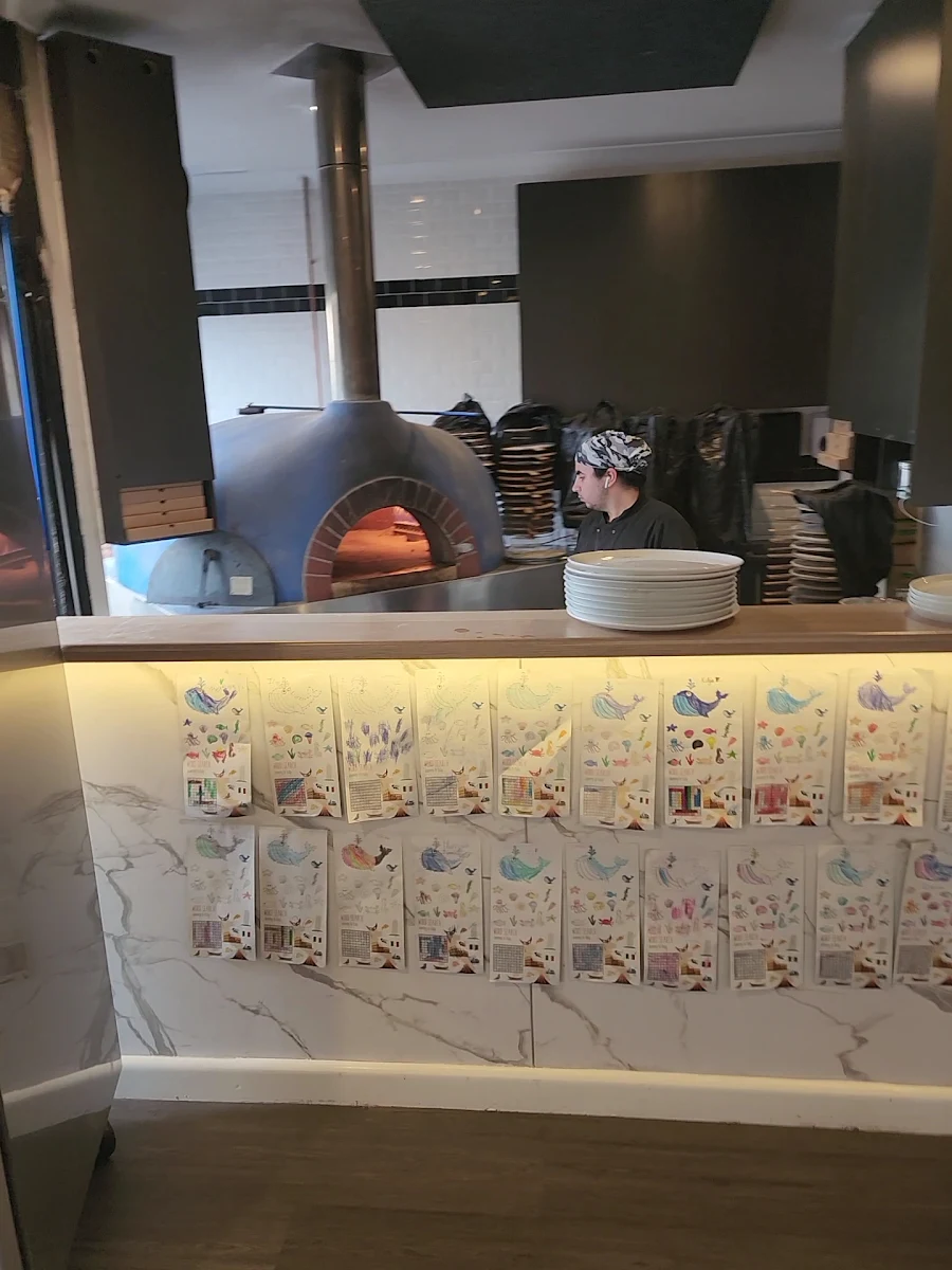 Vibe, Enzo's Cucina Panania