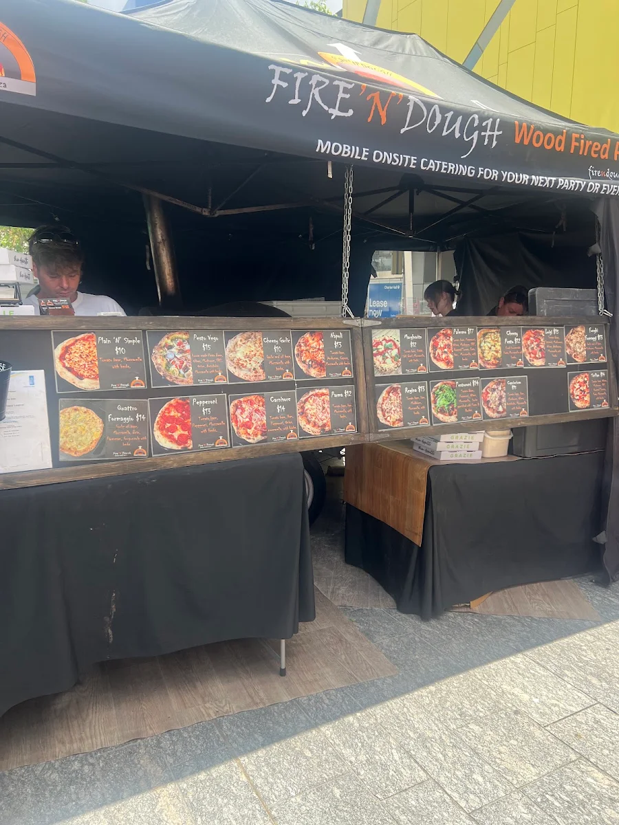 Menu, Fire'N'Dough