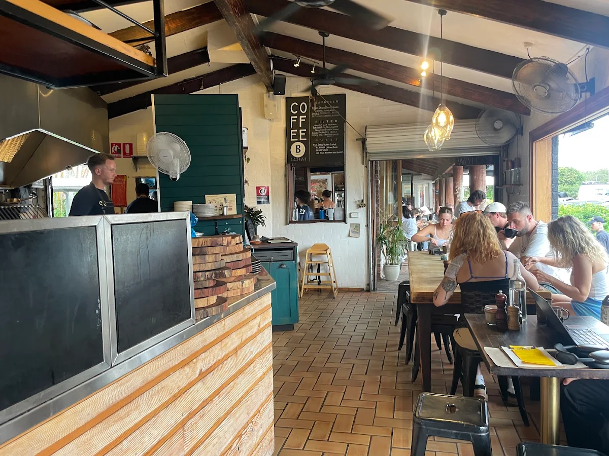 Vibe, Bayleaf Cafe