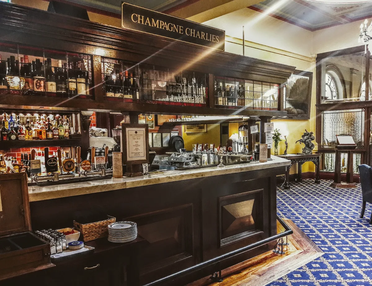 Vibe, Champagne Charlies