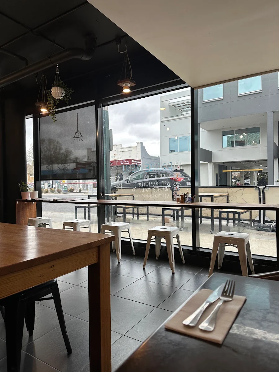 Vibe, Little Chloe Café