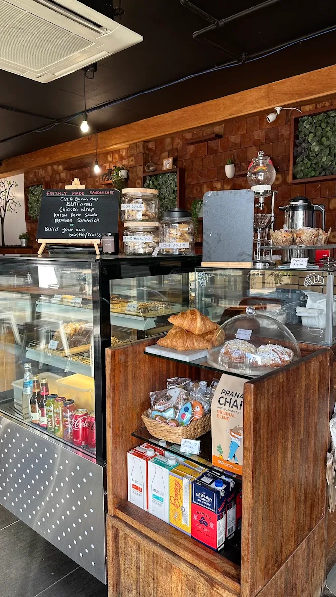 Vibe, Little Chloe Café
