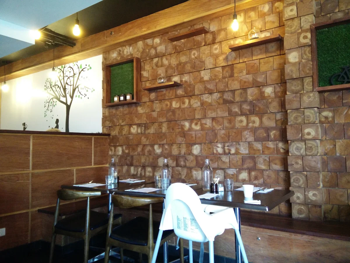 Vibe, Little Chloe Café
