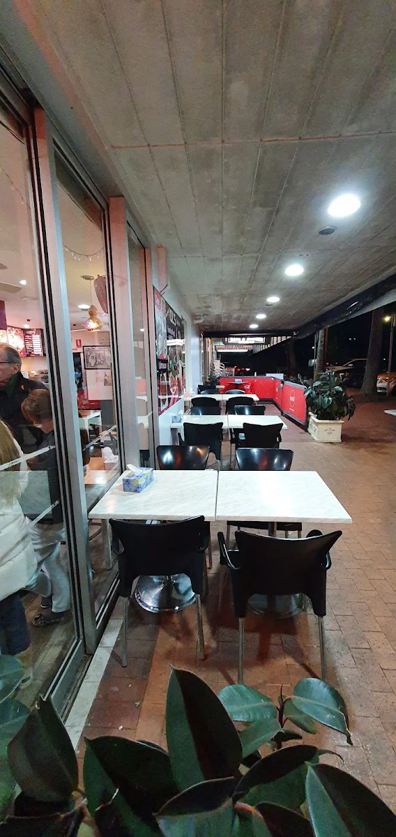 Vibe, Aga Mediterranean Cuisine