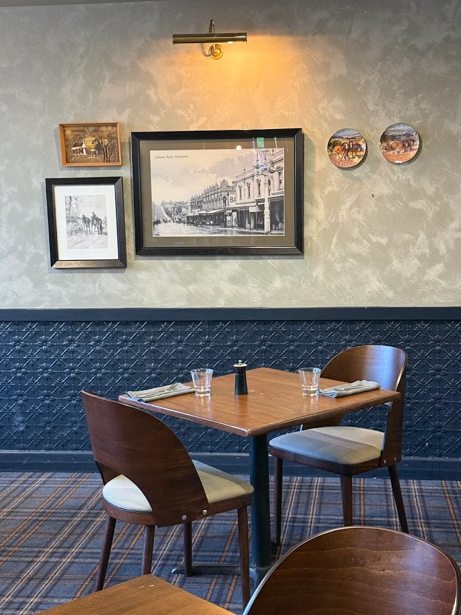 Vibe, Auburn Hotel