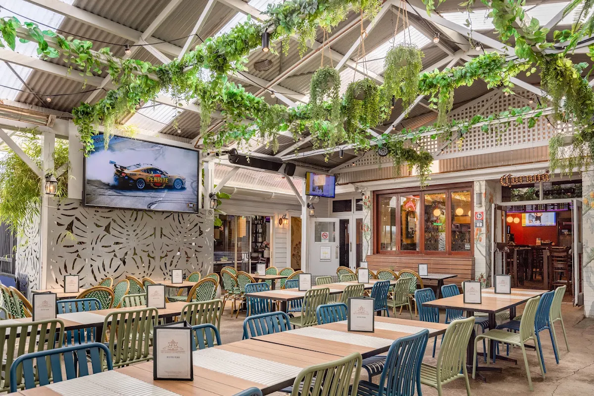 Vibe, Sir Joseph Banks Hotel
