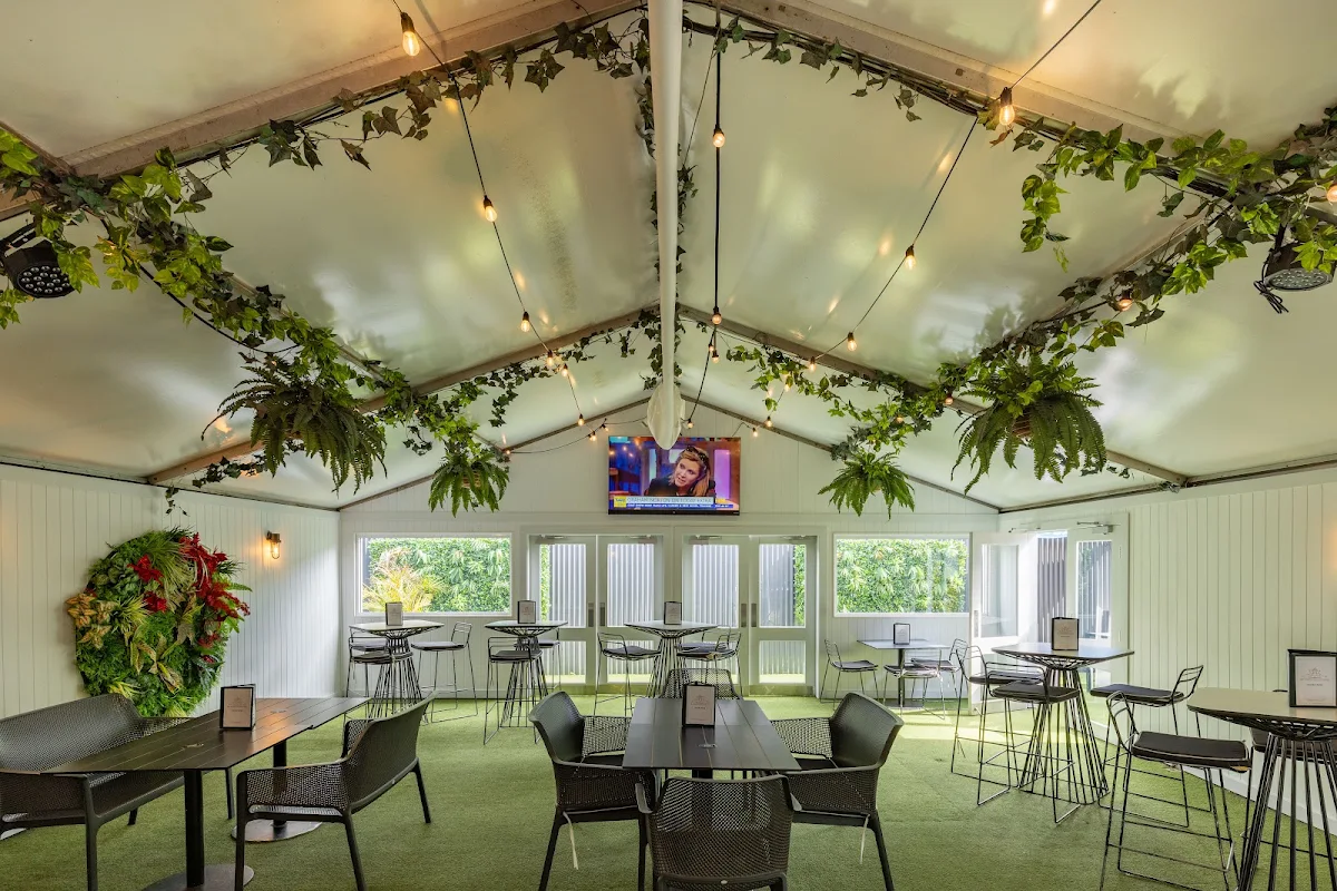 Vibe, Sir Joseph Banks Hotel