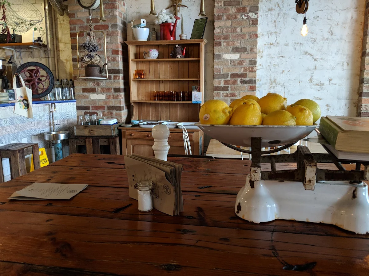 Vibe, Local Press Cafe