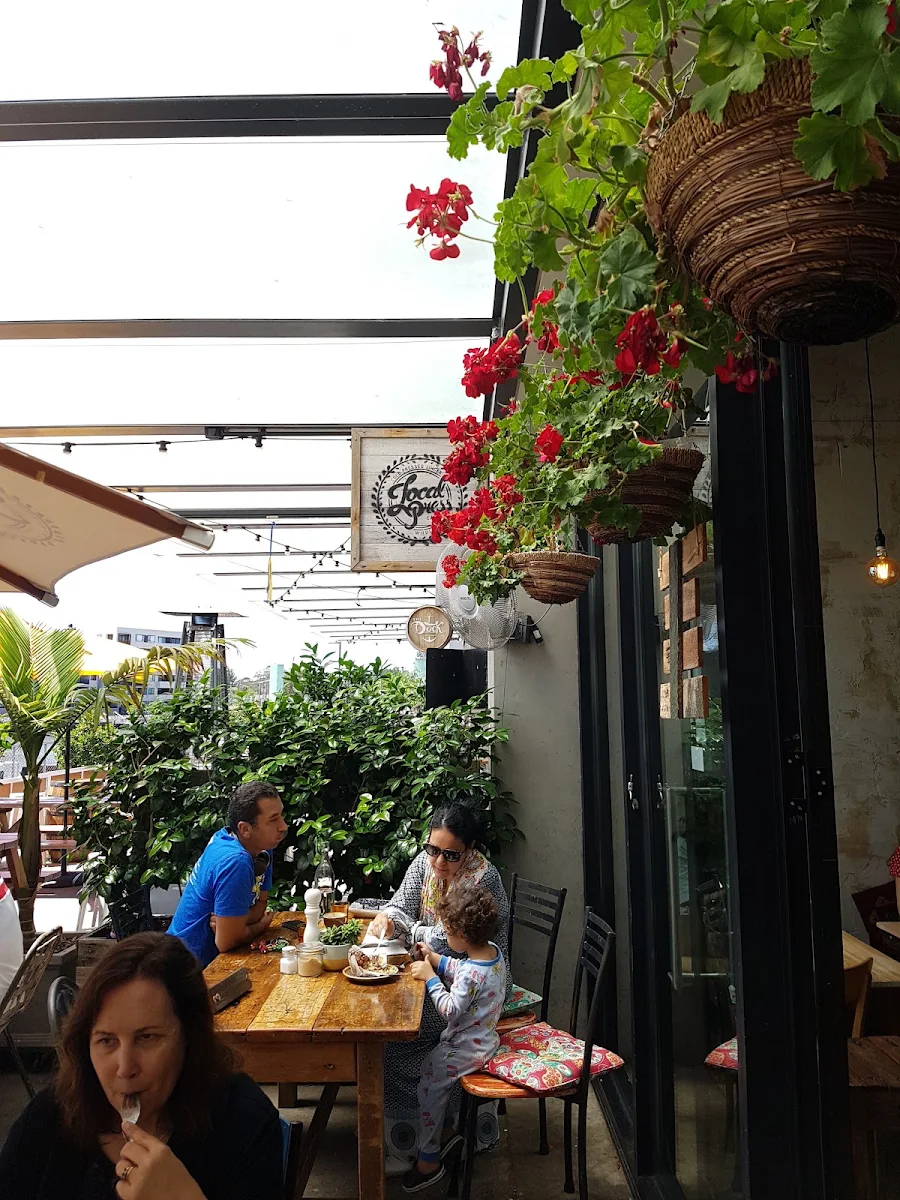 Vibe, Local Press Cafe